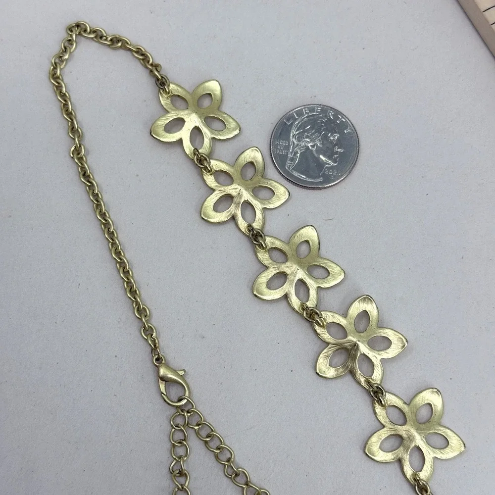VCLM‎ Flower Necklace Crystal Accents Adjustable Chain Gold Tone 90s Vintage